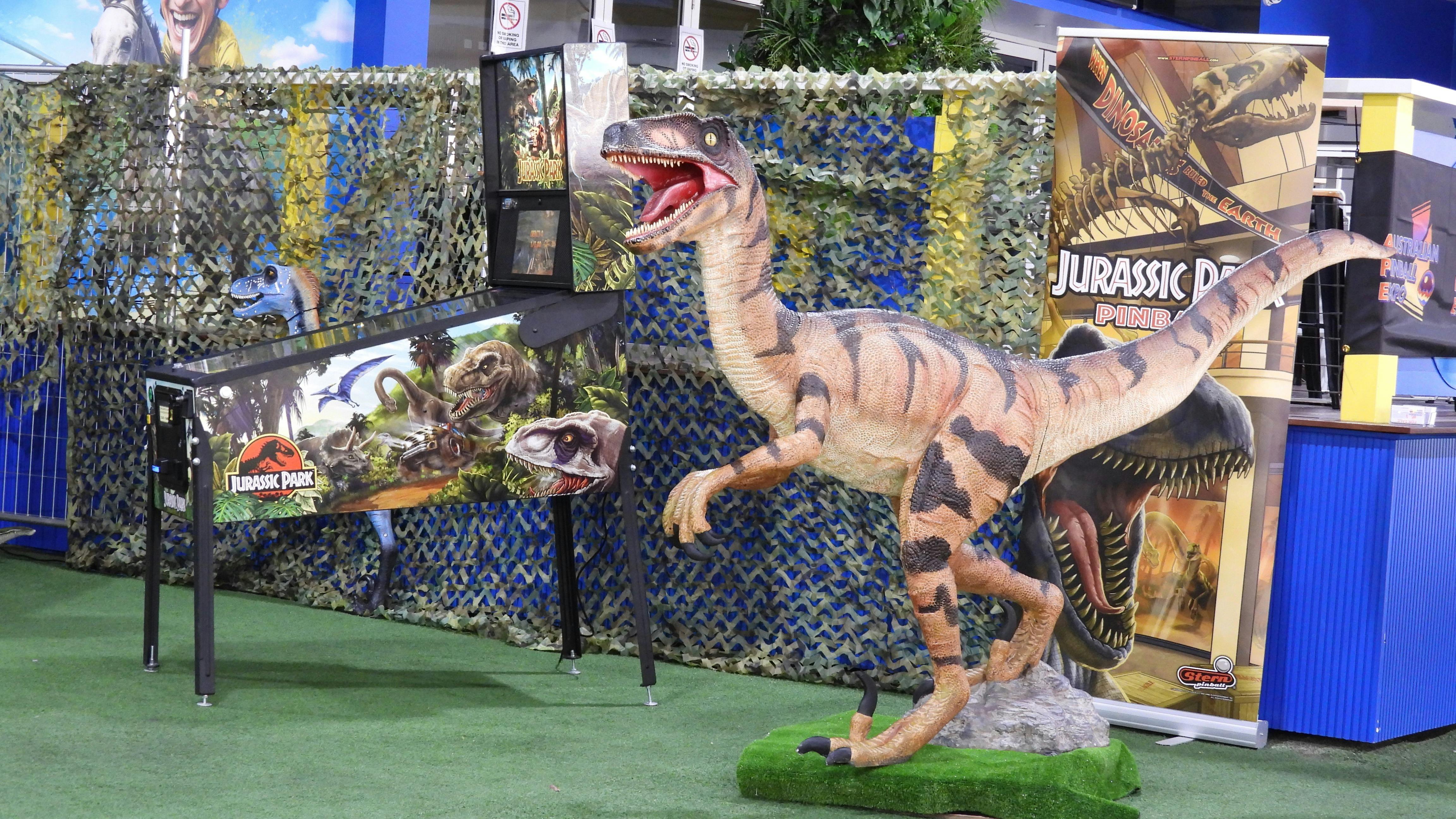 Jurassic Park Pinball with Raptor