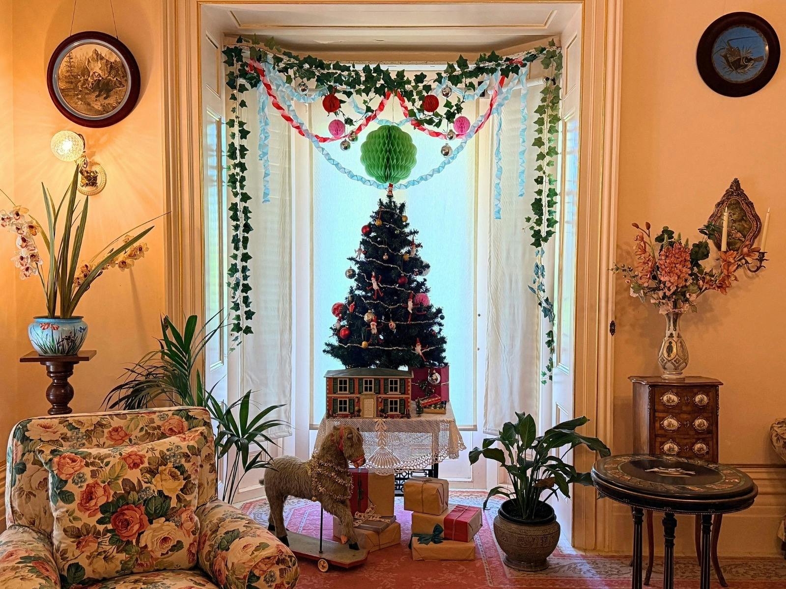 Christmas inside Como House's sitting room