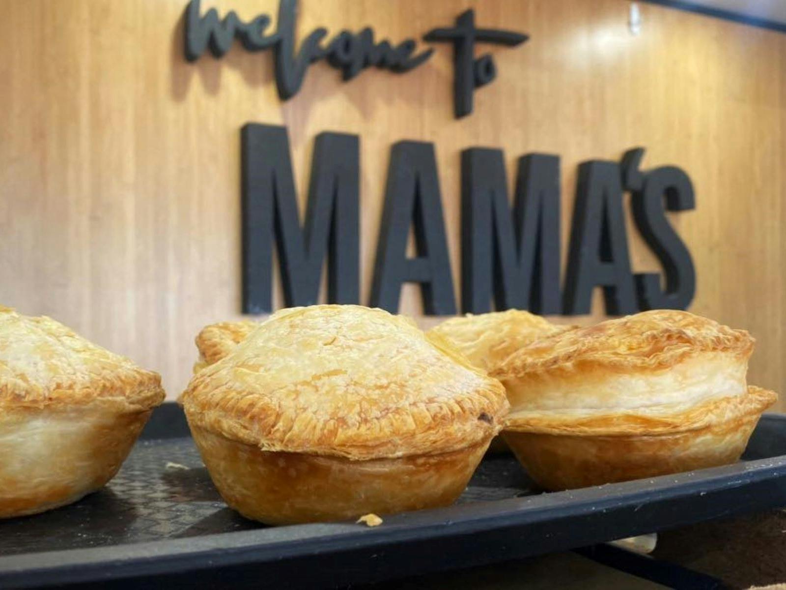 坎貝爾鎮媽媽波利尼西亞靈魂食品店展示的餡餅