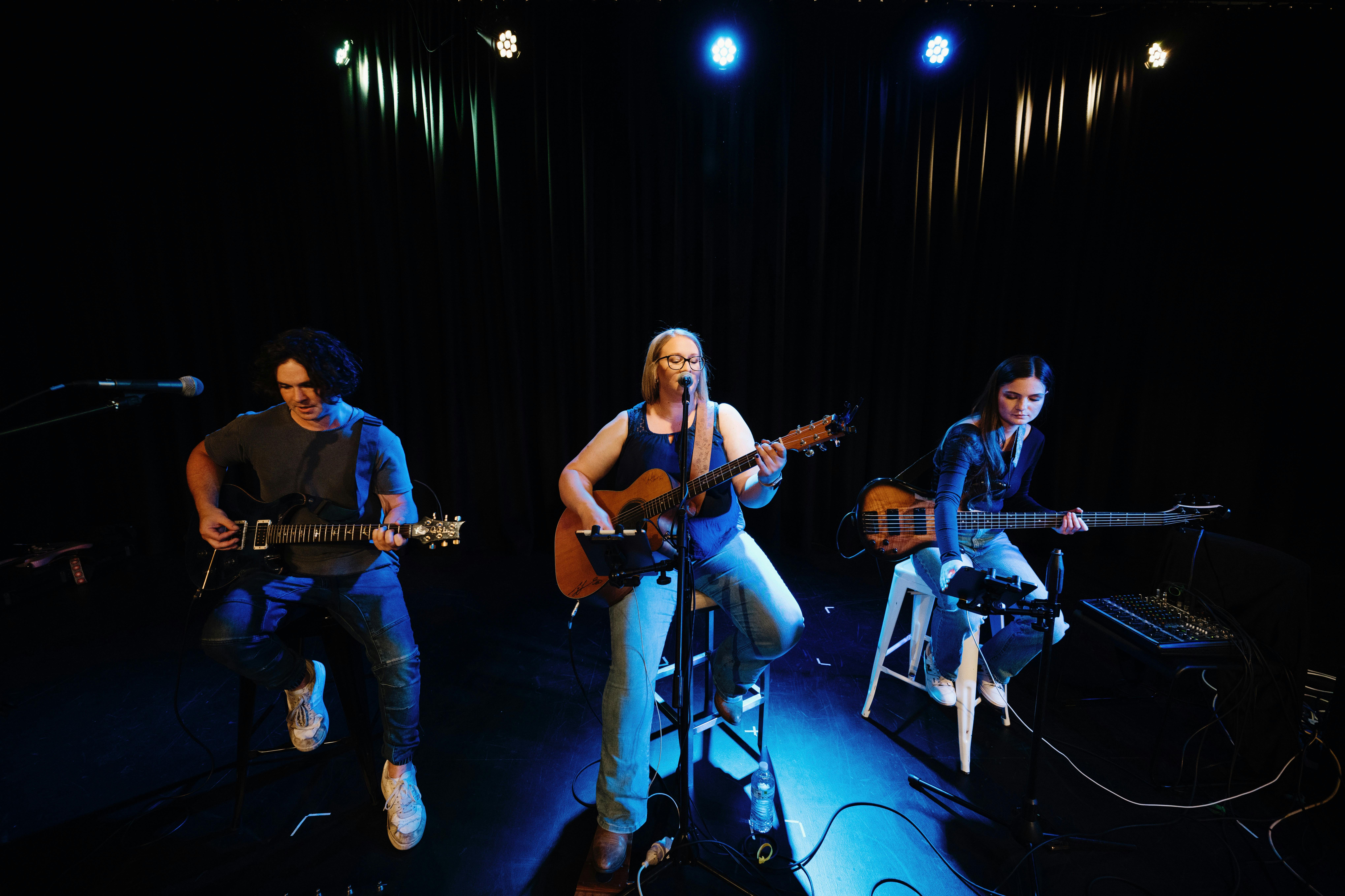 Live in Concert - Chloe Swannell "Livin' in the Country"