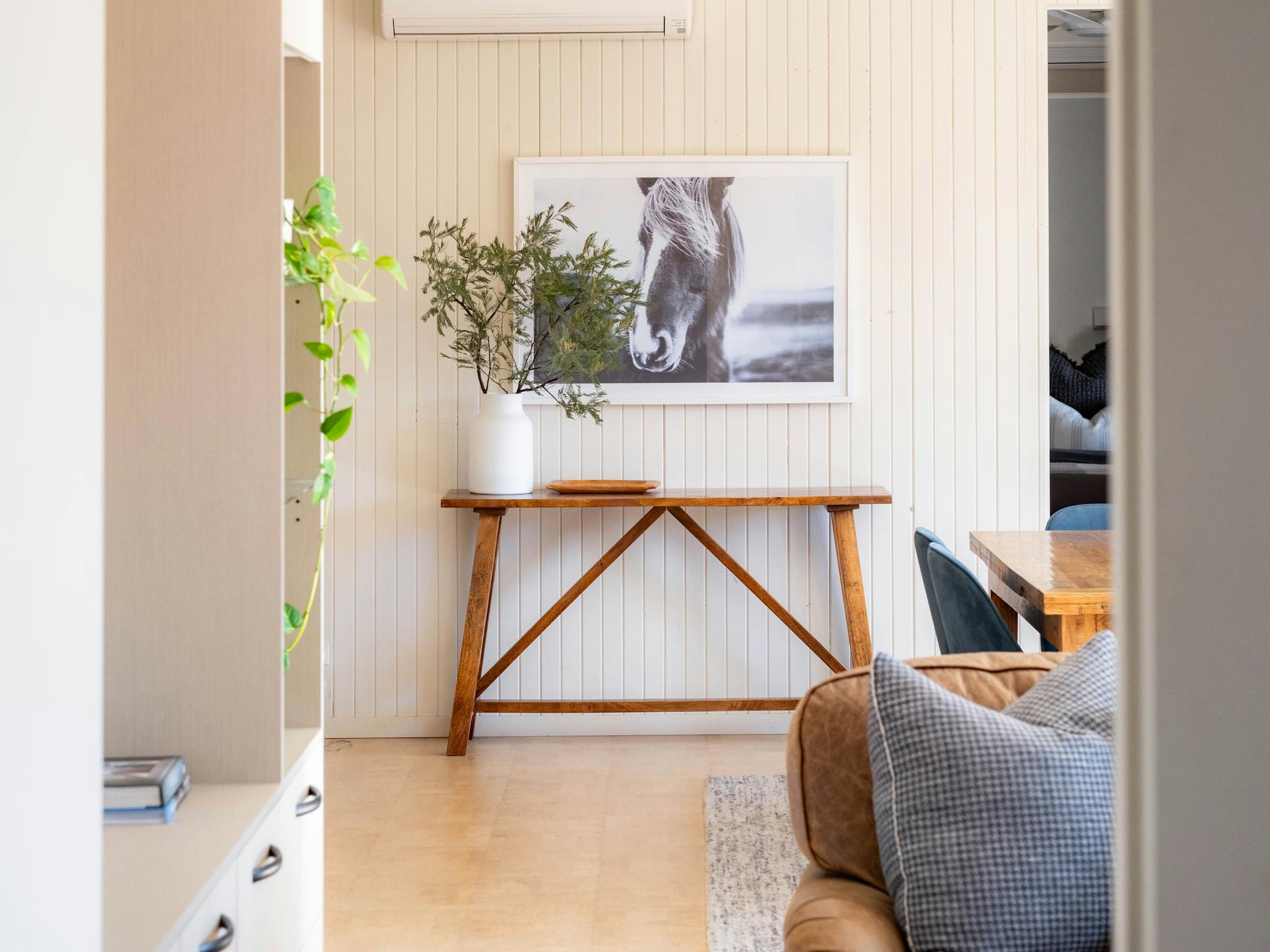 25 walkers lane lounge room with photoframe on the wall