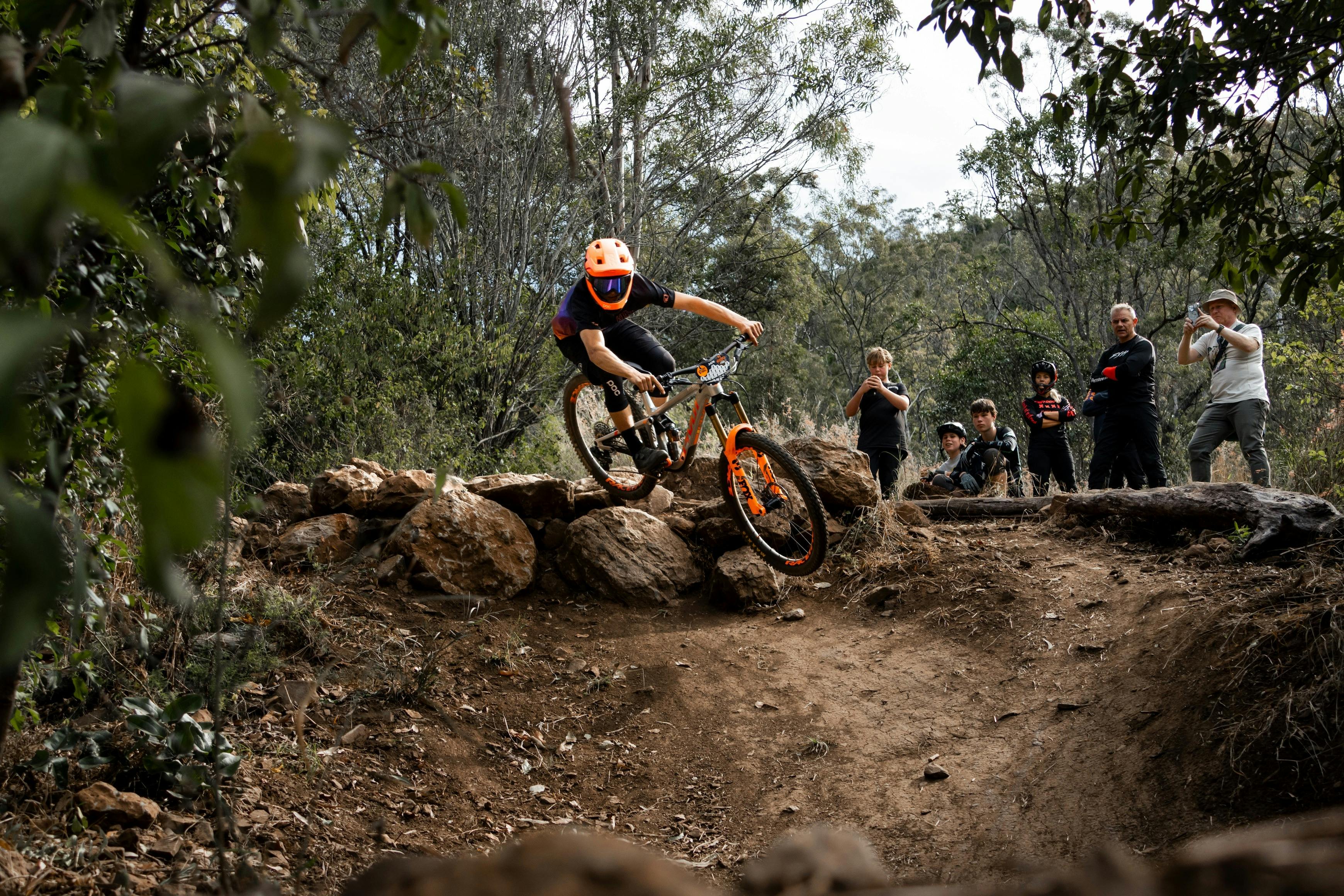 Mountain bike gravity racing