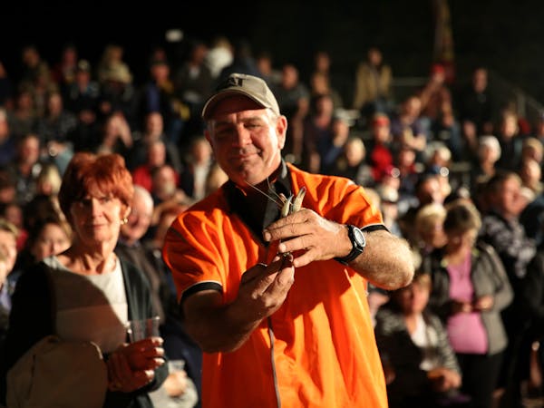 Karrabee Outback Pubs Tours, Windorah Yabby Races