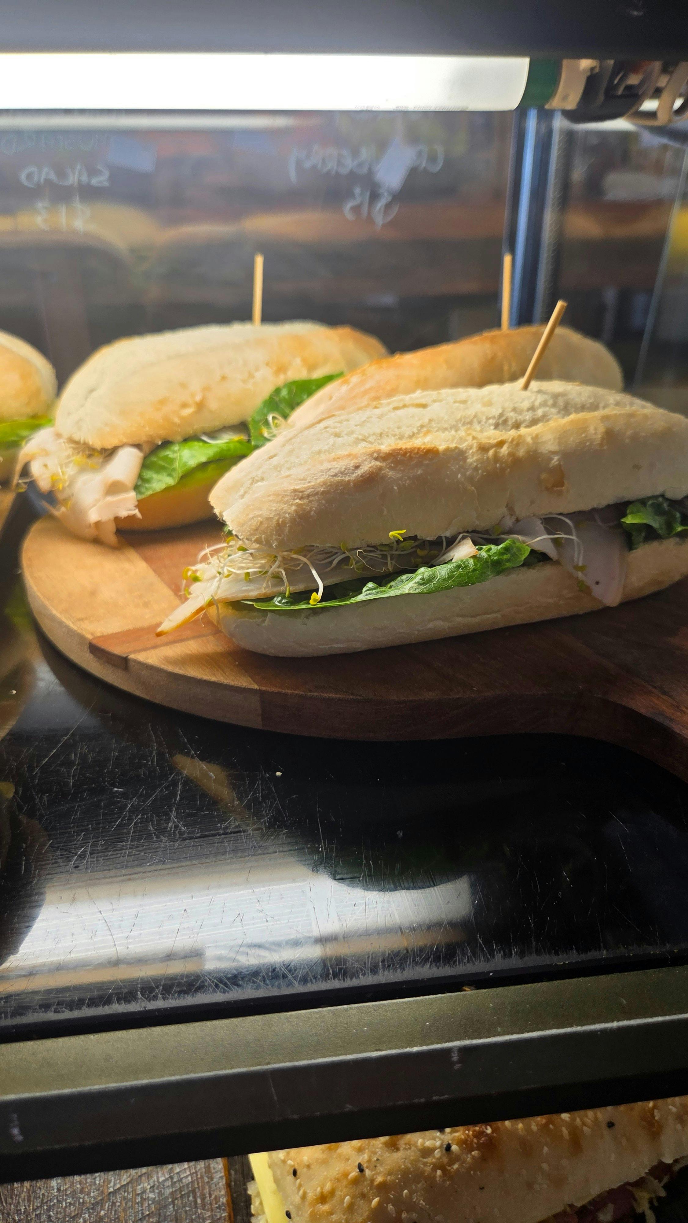 A picture of a turkey sandwich