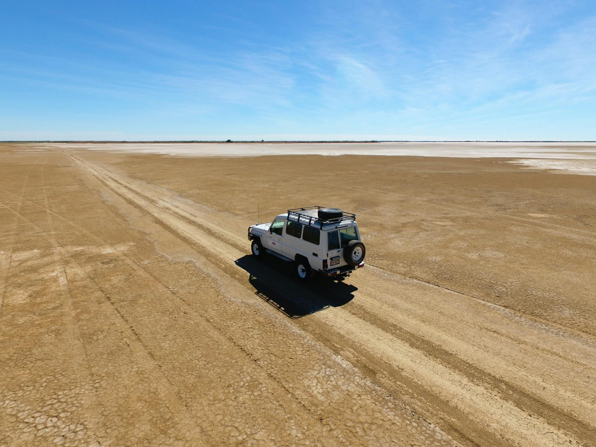 4x4 crossing of Salt Pans 4x4 crossing of Salt Pans