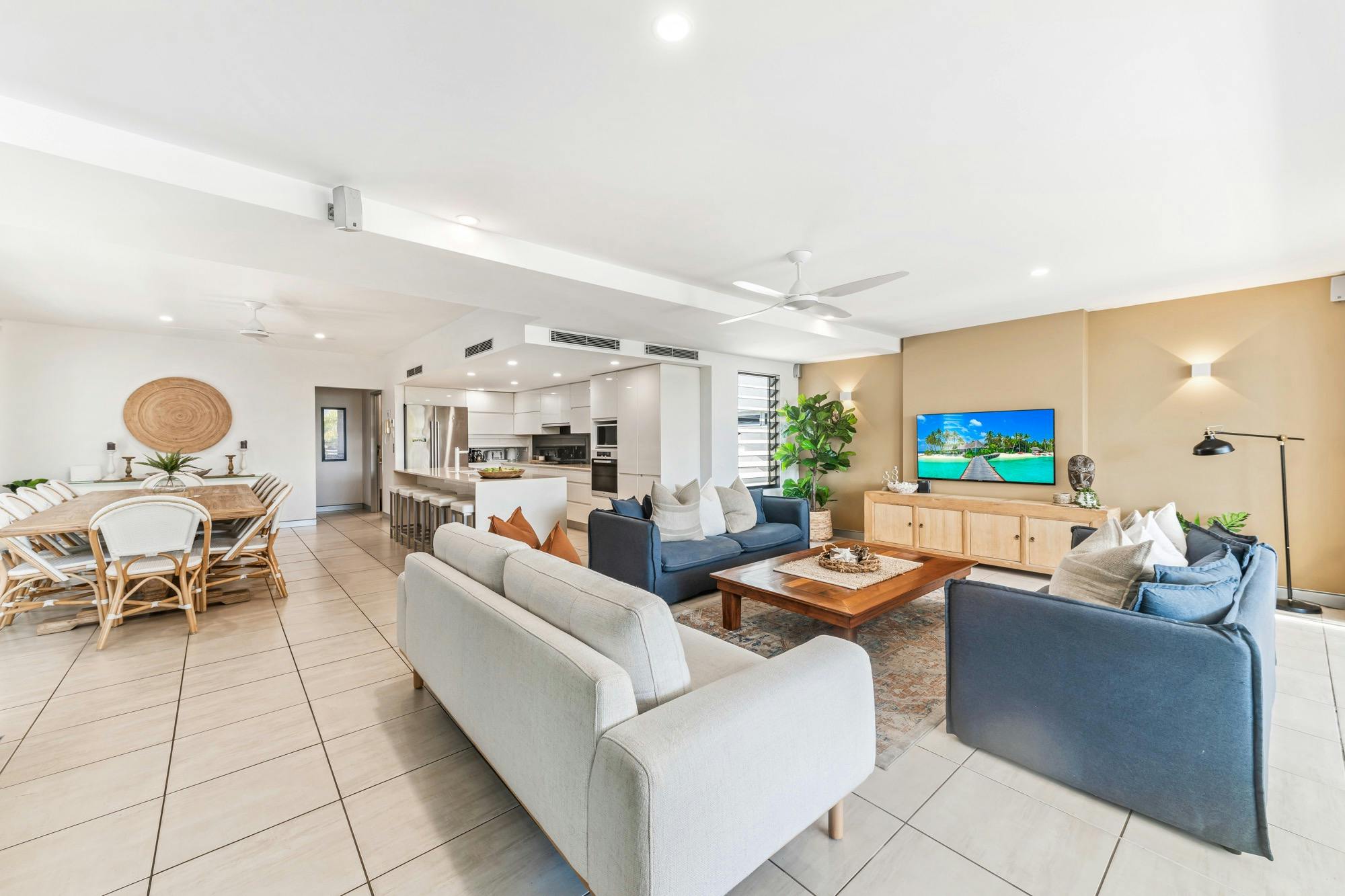 Lounge on Middle Level