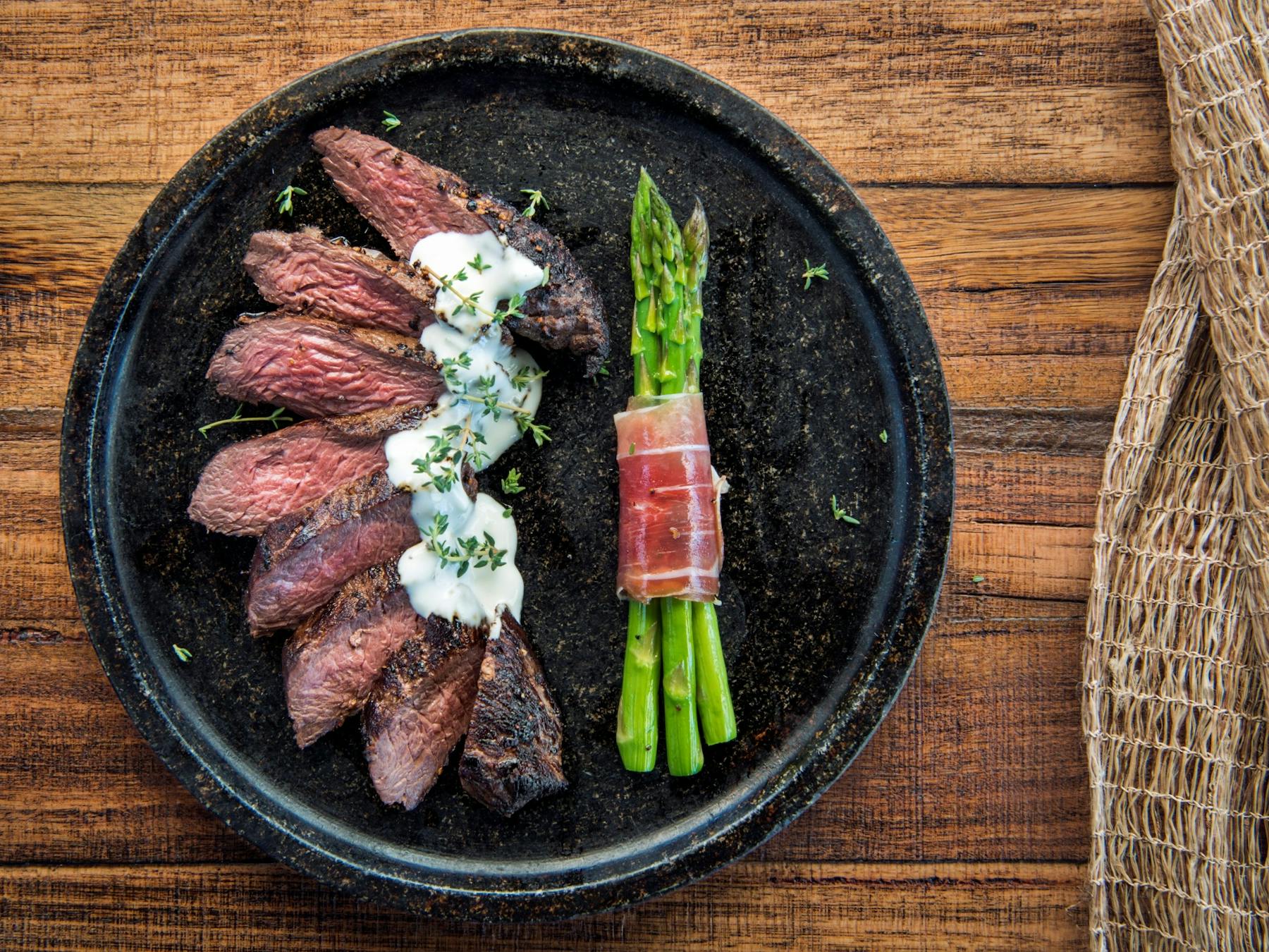 Kangaroo dish with asparagus at the Woolshed Restaurant - Rawnsley Park Station