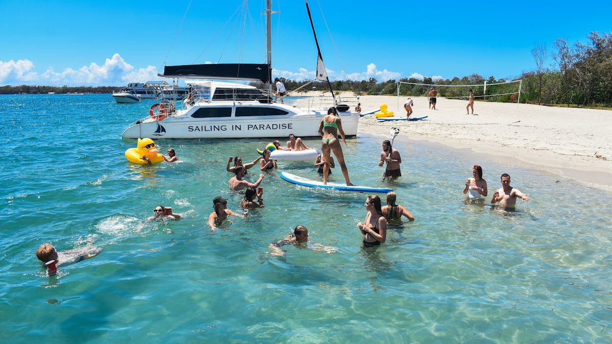 Boat Cruise with Sailing in Paradise to Wavebreak Island
