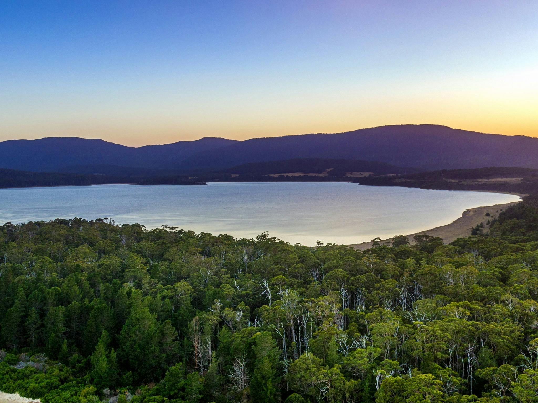 Hobart and Beyond Cloudy Bay Lagoon Estate