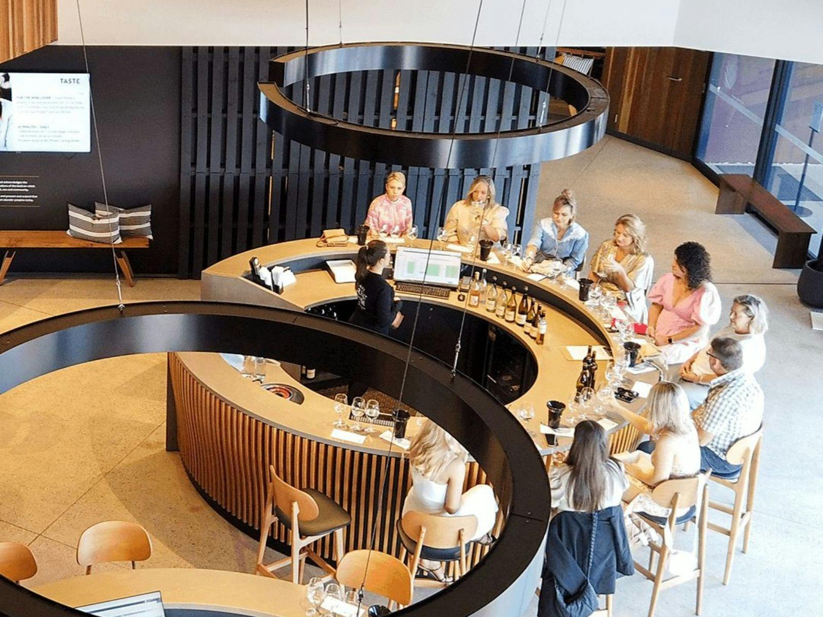 搭乘 Rotone 直升機遊覽 Brokenwood 酒莊