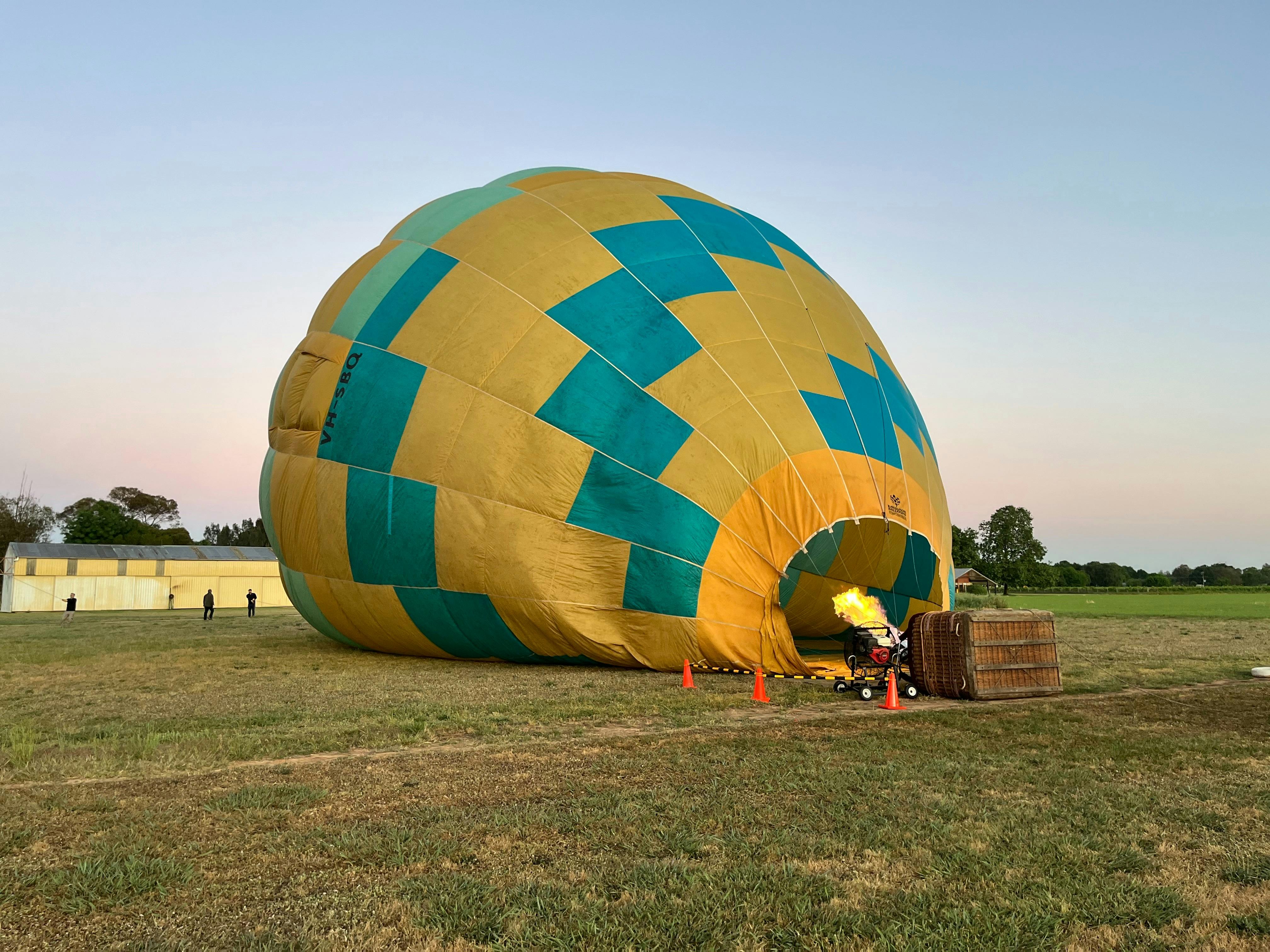 뜨거운 팽창 중 풍선 준비하기