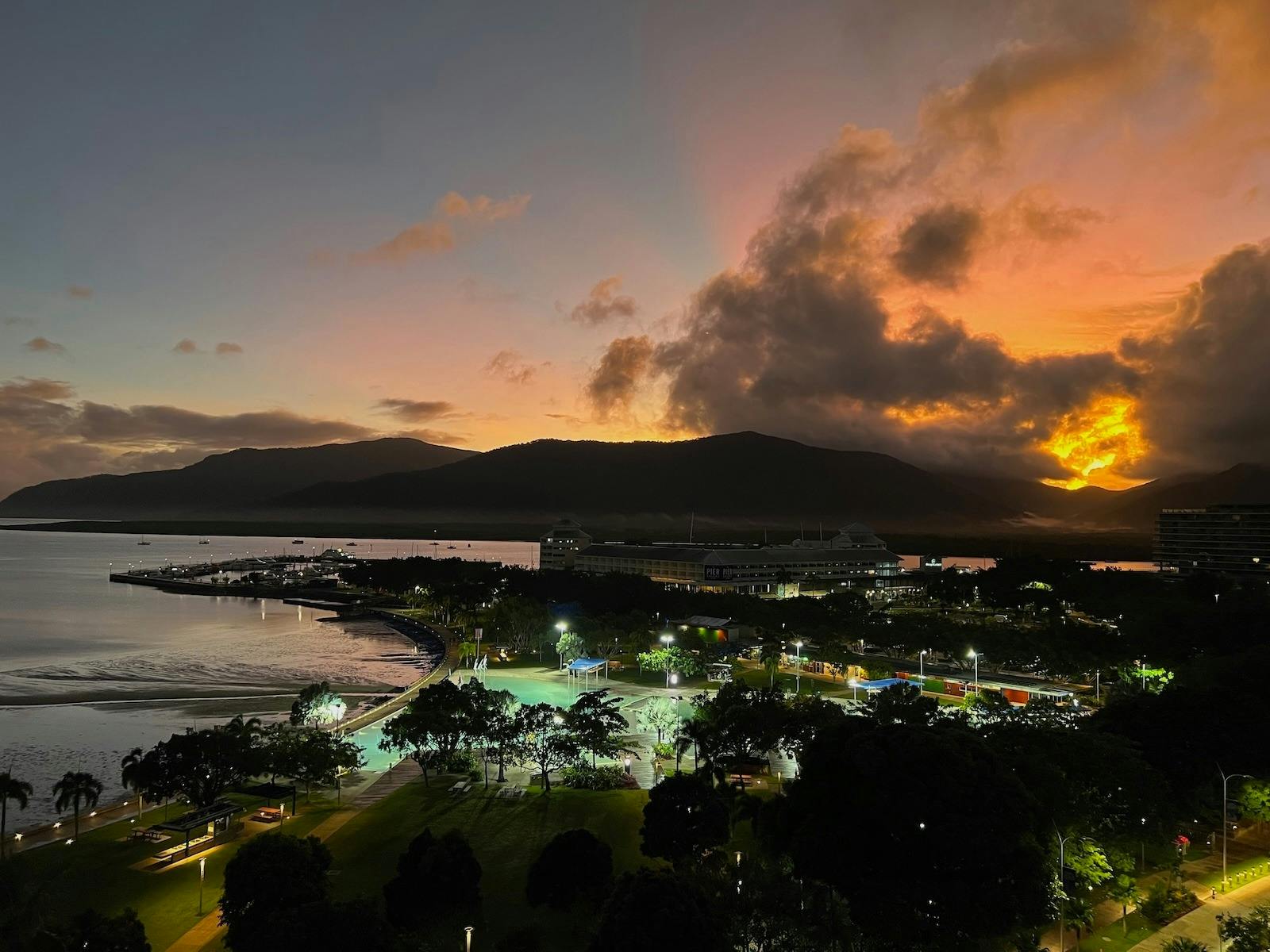 Brisbane to Cairns with Whitsundays & Great Barrier Reef - 7 Day Small Group Tour
