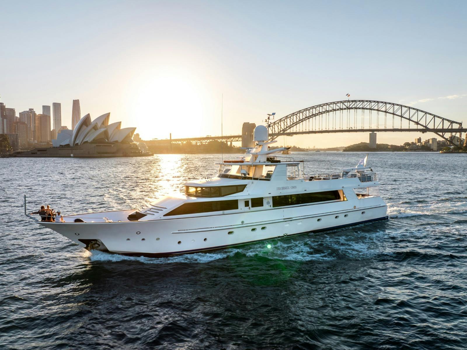 Sydney Luxury Yacht Charter | YOTSPACE