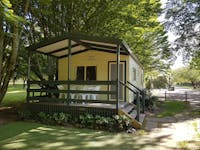 river cabin caravan park riverfront Jamieson mtbuller  river jamiesonriver campsite