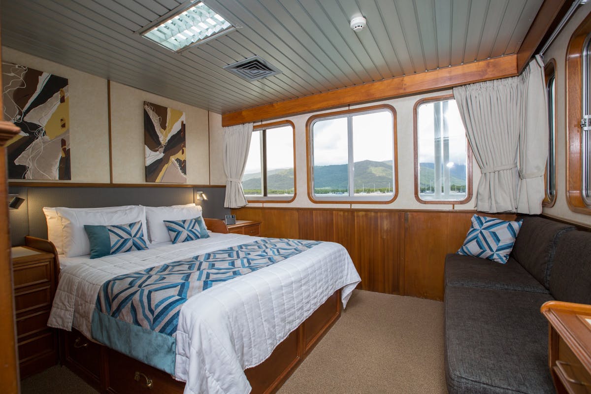 Coral Expeditions II - Deluxe Stateroom, picturesque windows