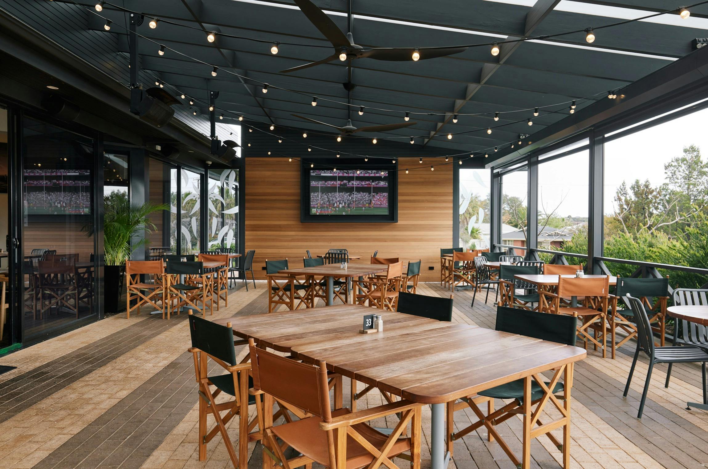 The Aussie Inn - Alfresco Dining Area