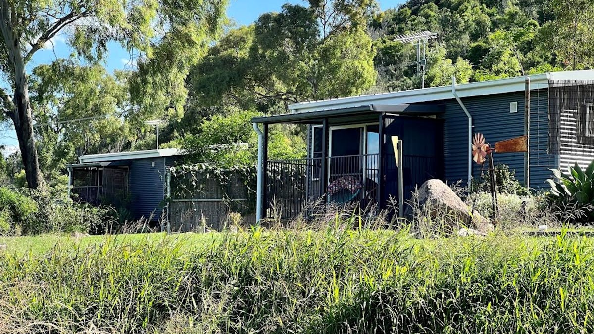 Queen Bed Studio Cabins (Basalt Hut and Wrens Garden) at Kiambram Country Cottages