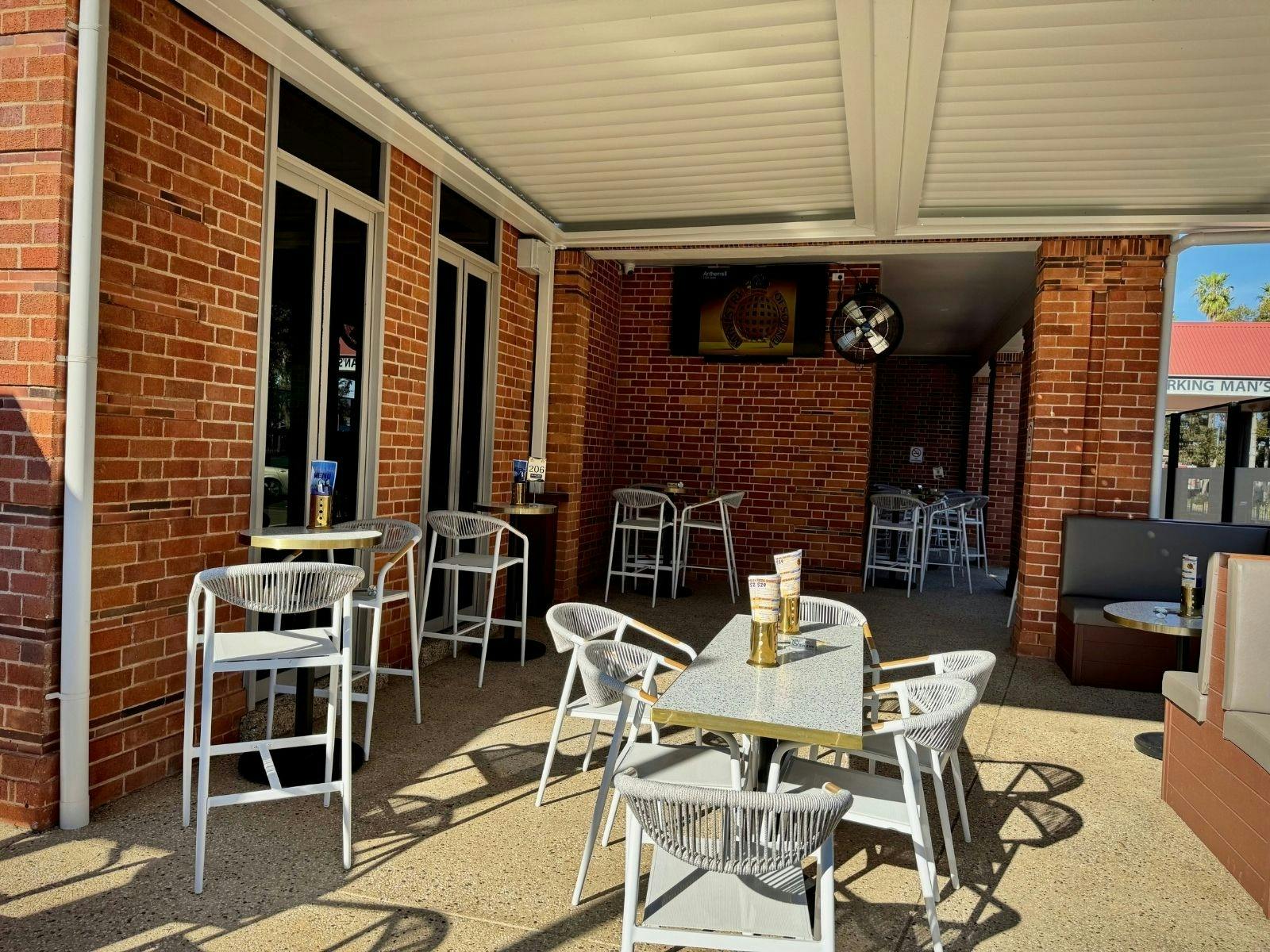 Enjoy outdoor dining beside Barcode at Mildura Working Man’s Club.