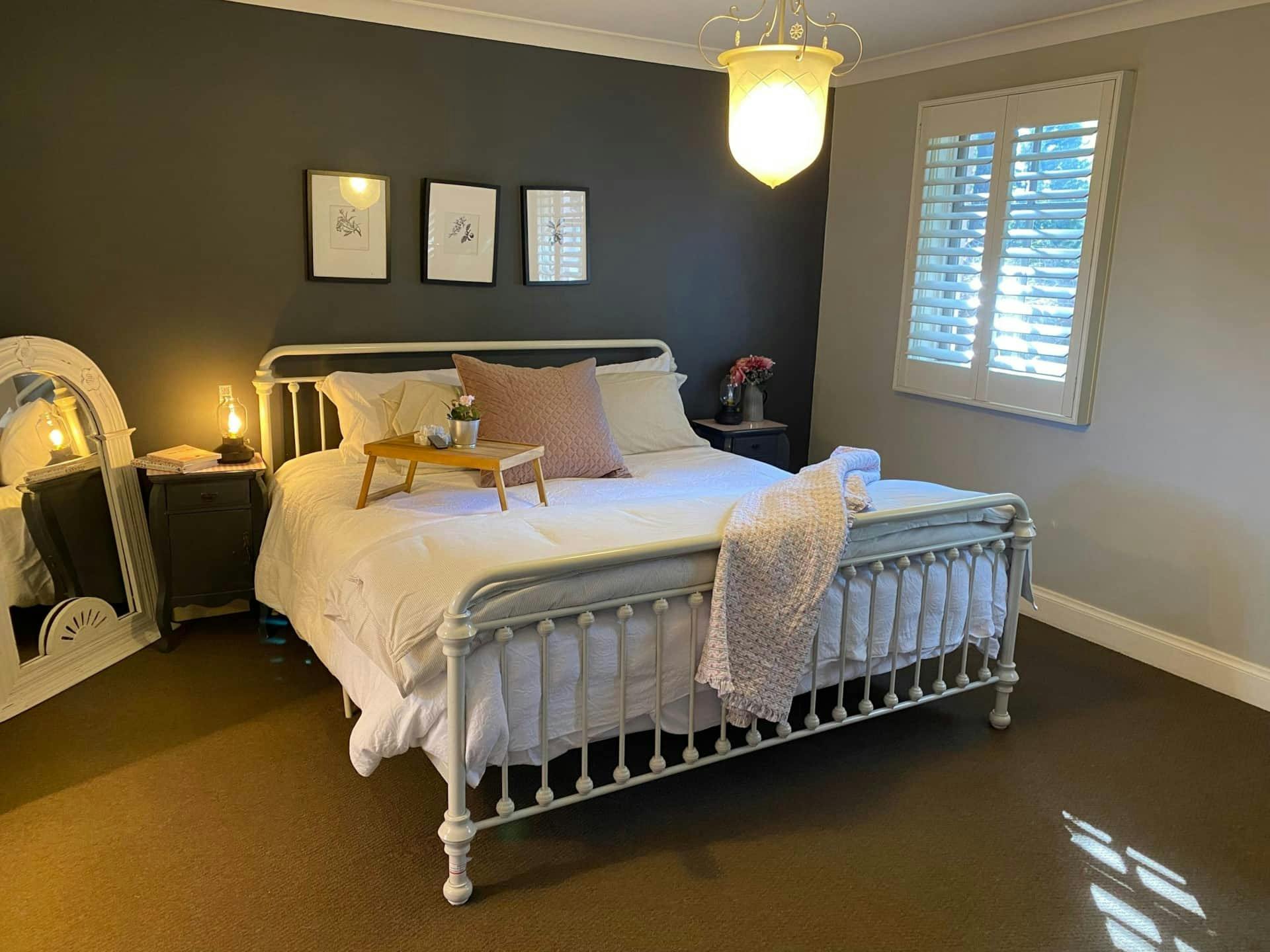 Bedroom at the English Cottage