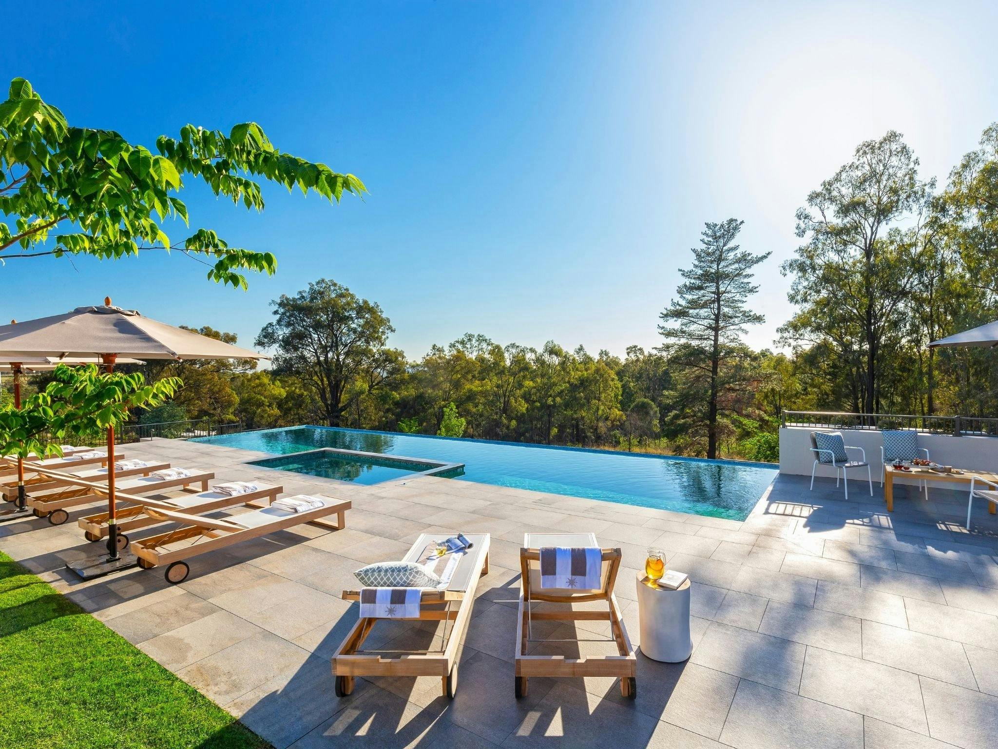 斯派瑟斯旅館泳池