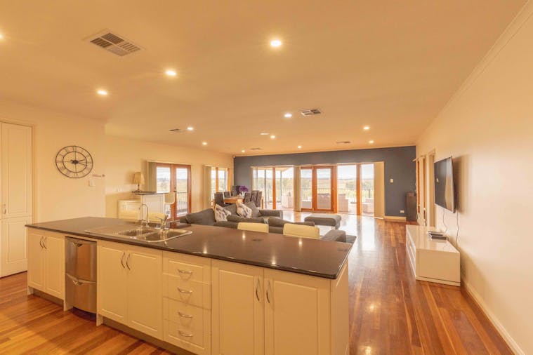 3 Thiele Road Murray Bridge River Shack Rentals