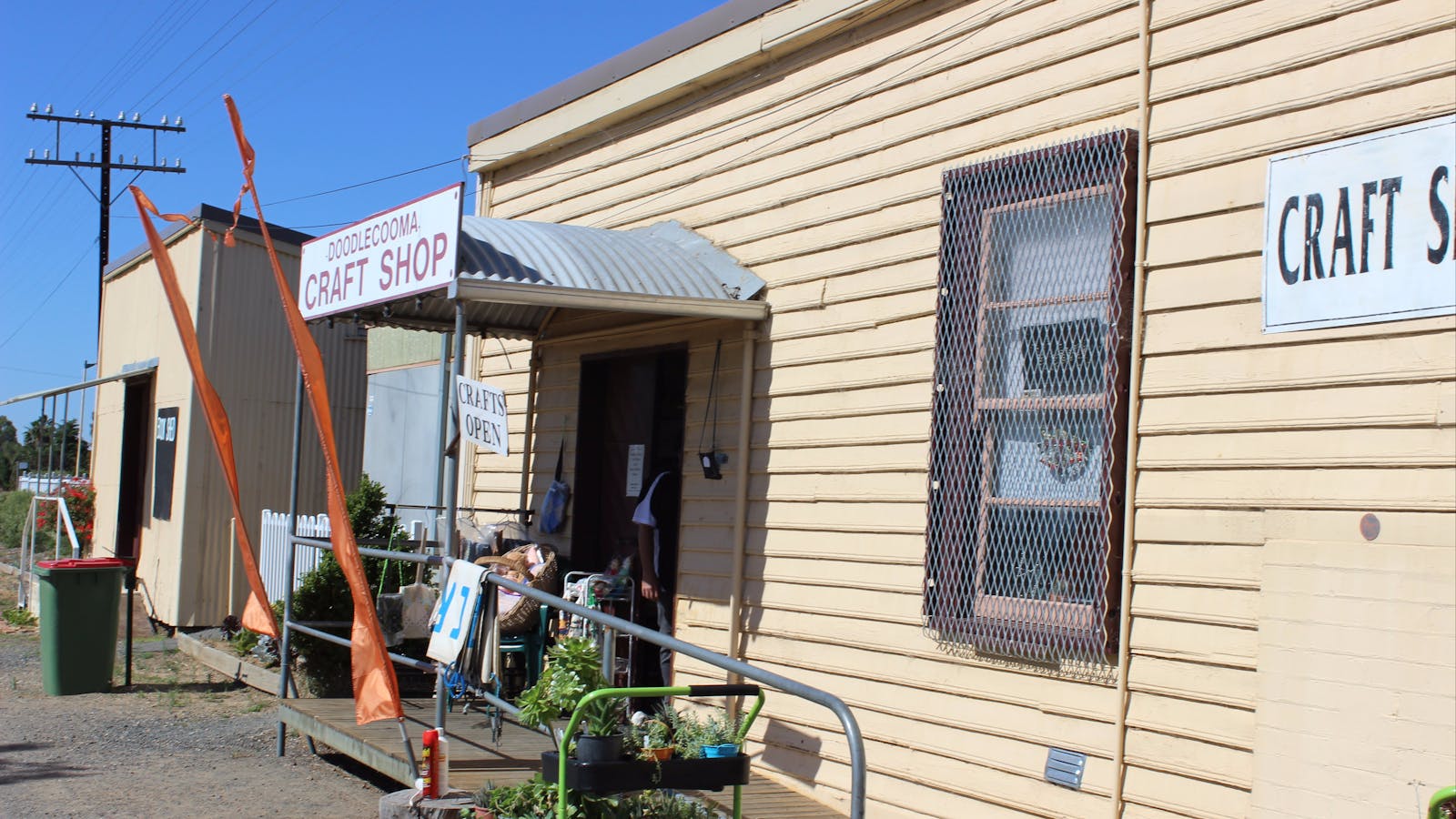 Doodle Cooma Craft Shop and Visitor Information Stand