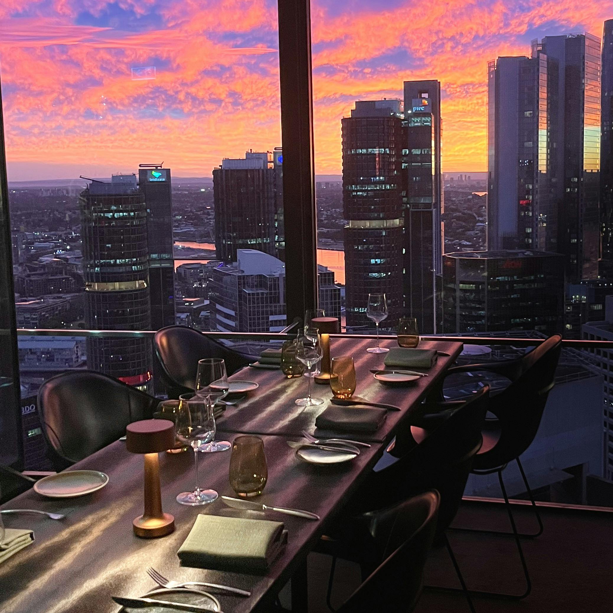 日落酒吧和餐厅