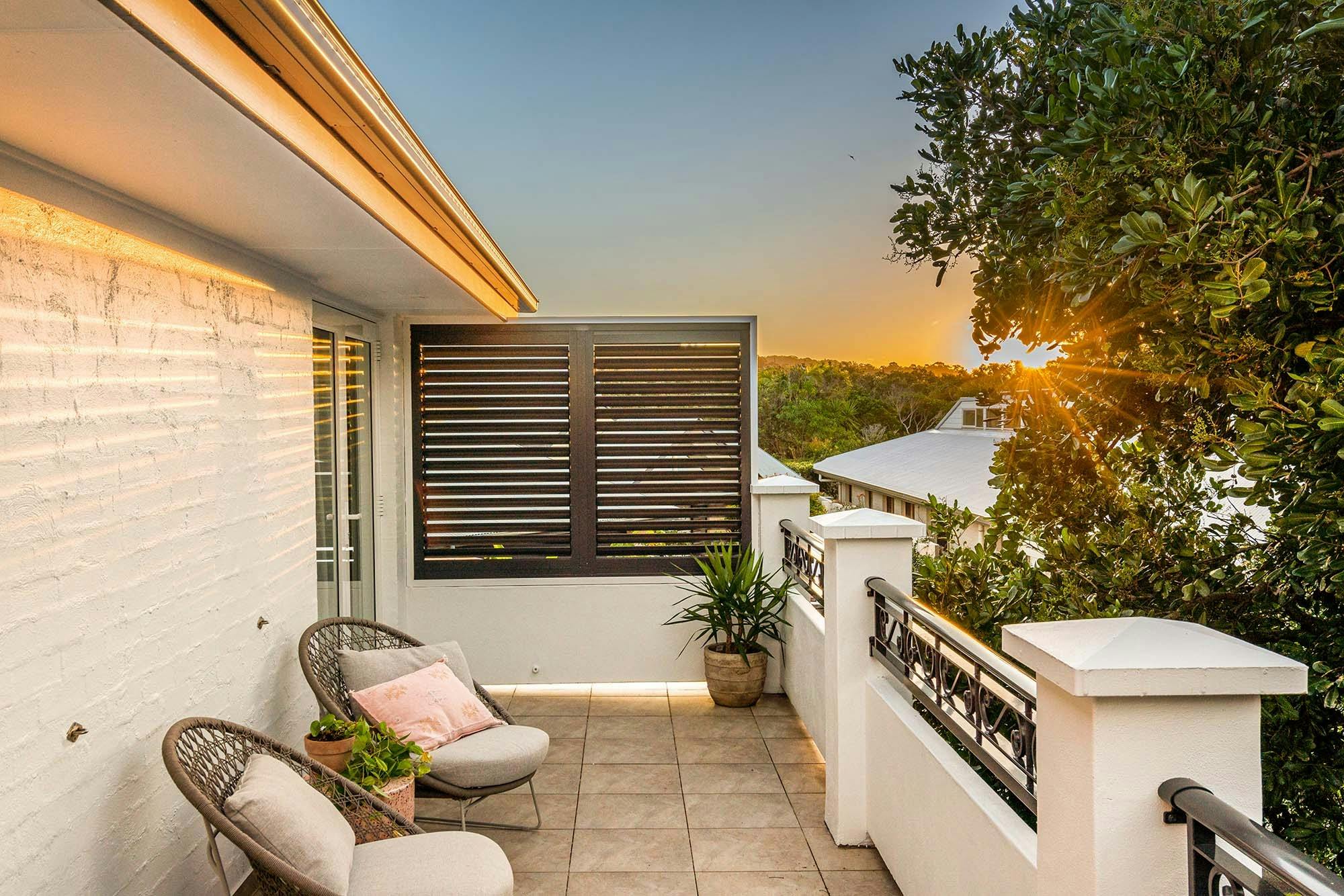 拜倫的百葉窗 - 拜倫灣 - 日落時的主臥室陽台