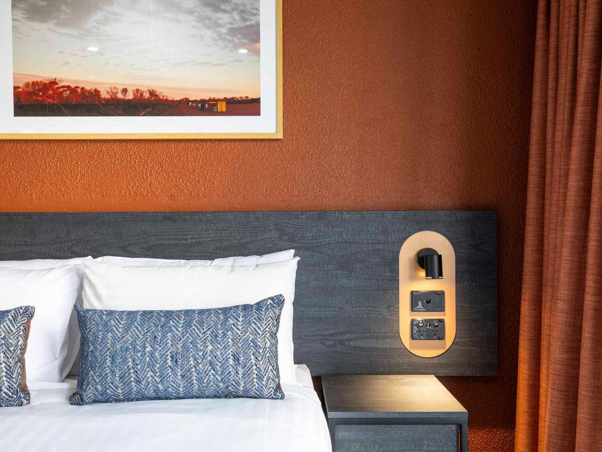 Bed details