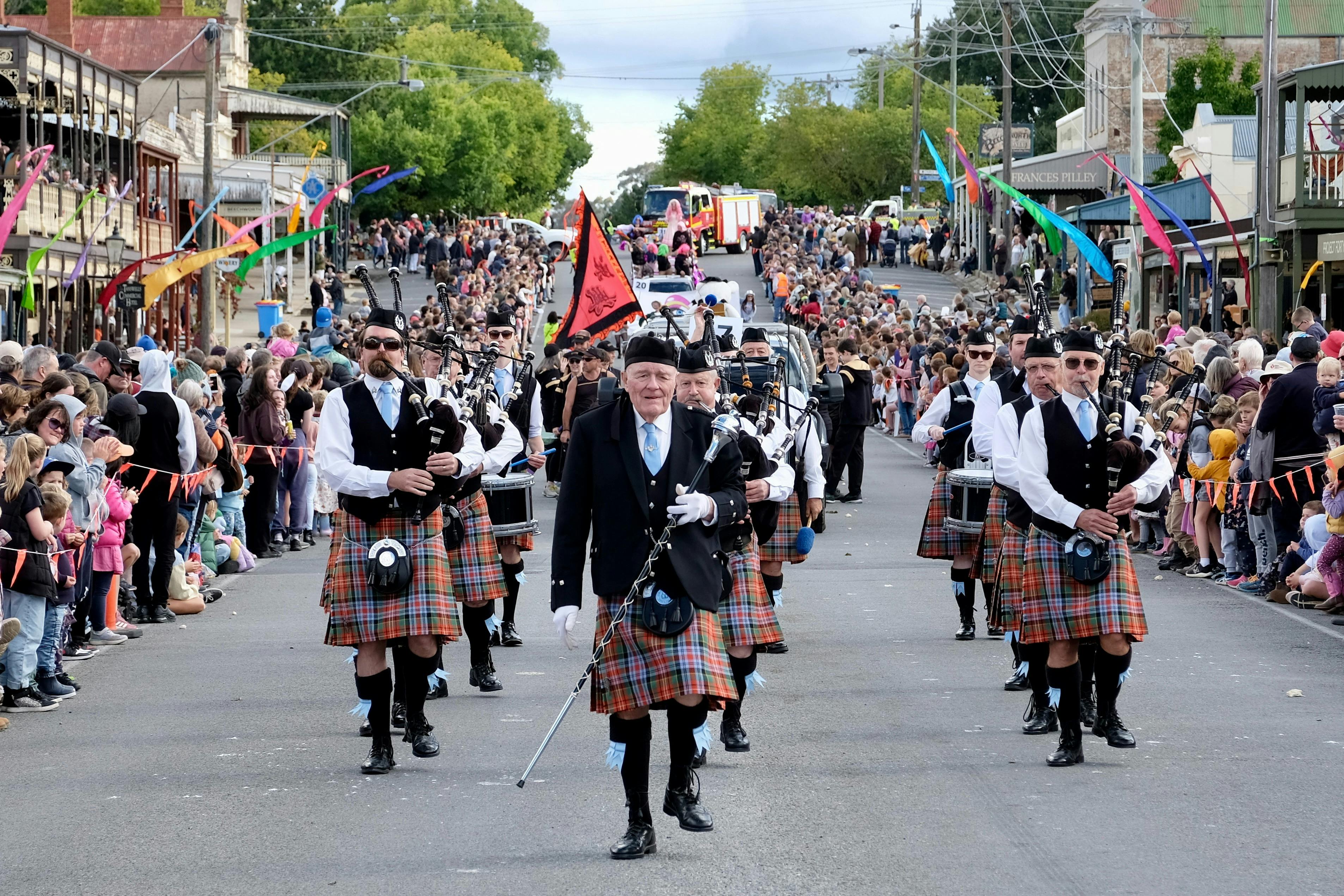 Bagpipes coming down the Ford Street Parade