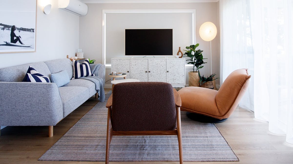 3 Bedroom unit in Bilinga - Lounge