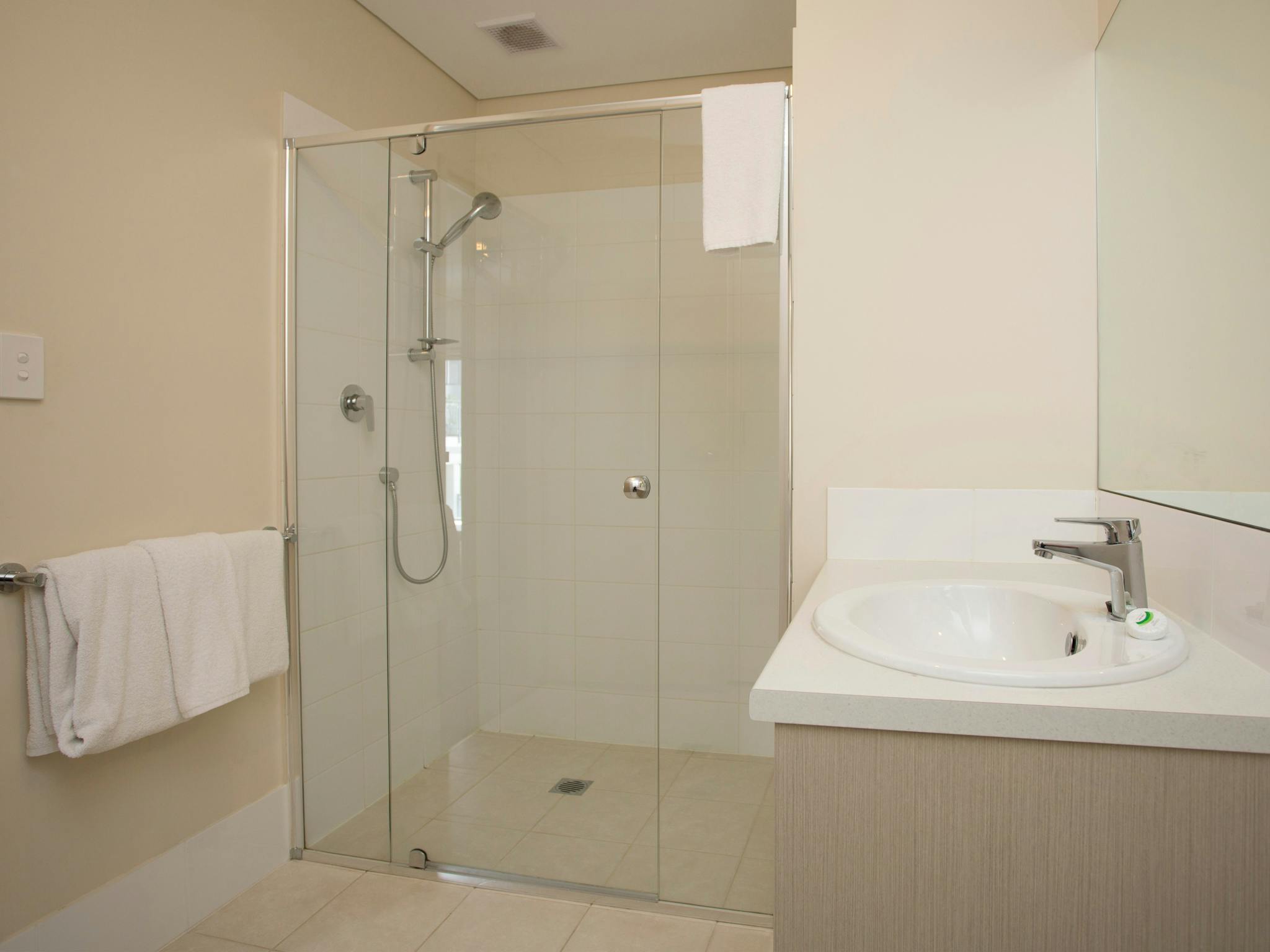 Hume Serviced Apartments Slider Image 5