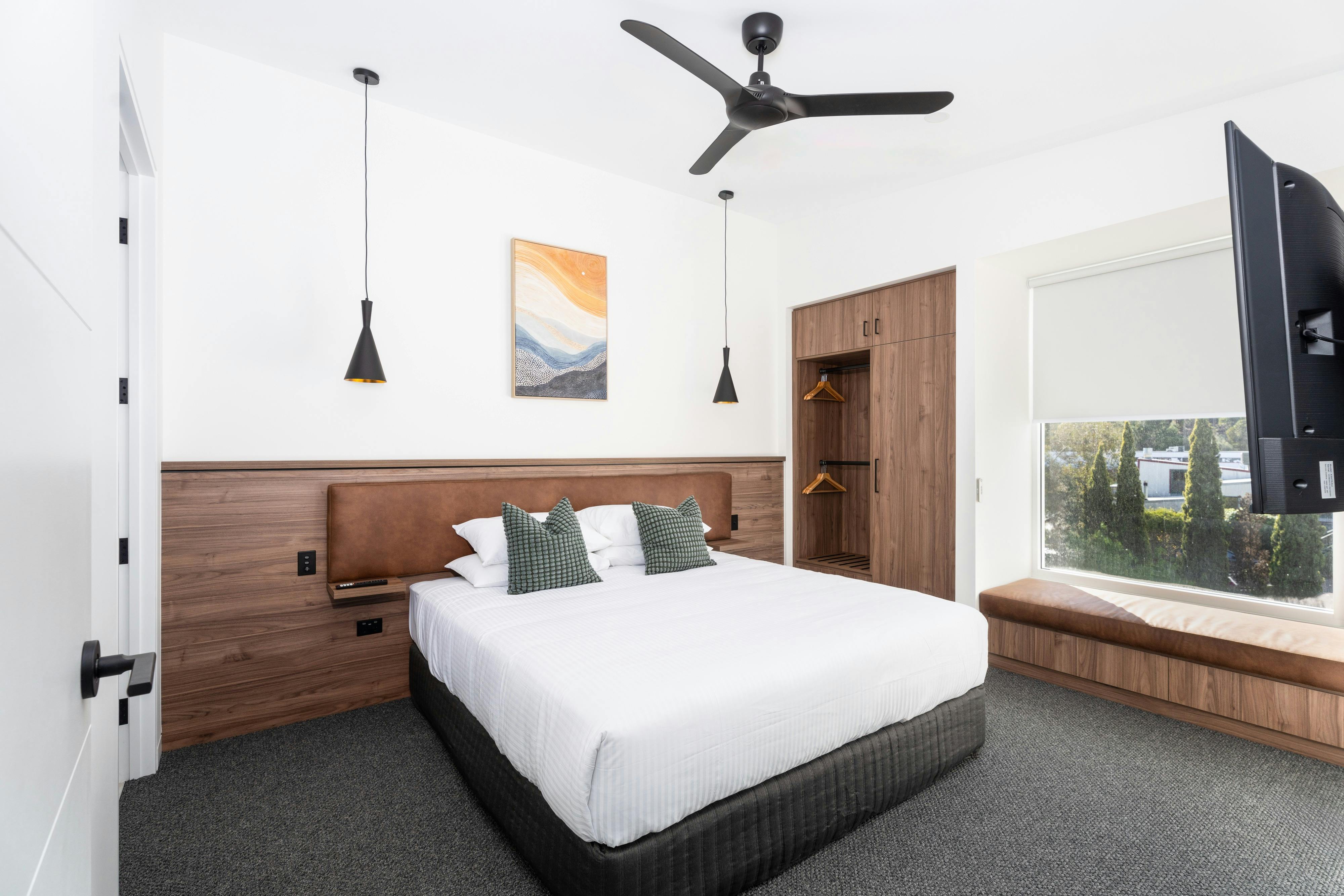 Deluxe 1 Bedroom Apartment (Accessible)