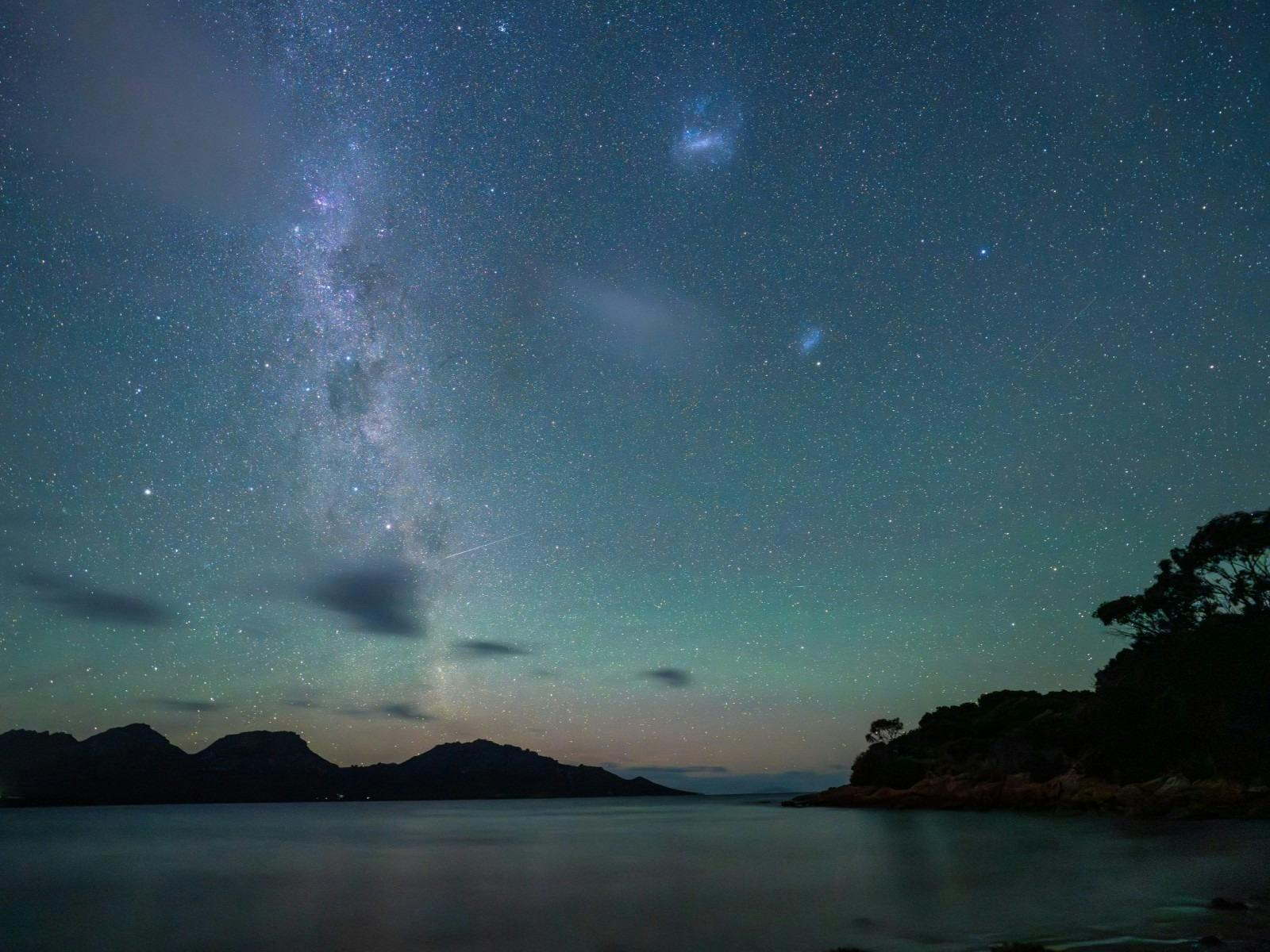 Wonders of winter and luxury stargazing image