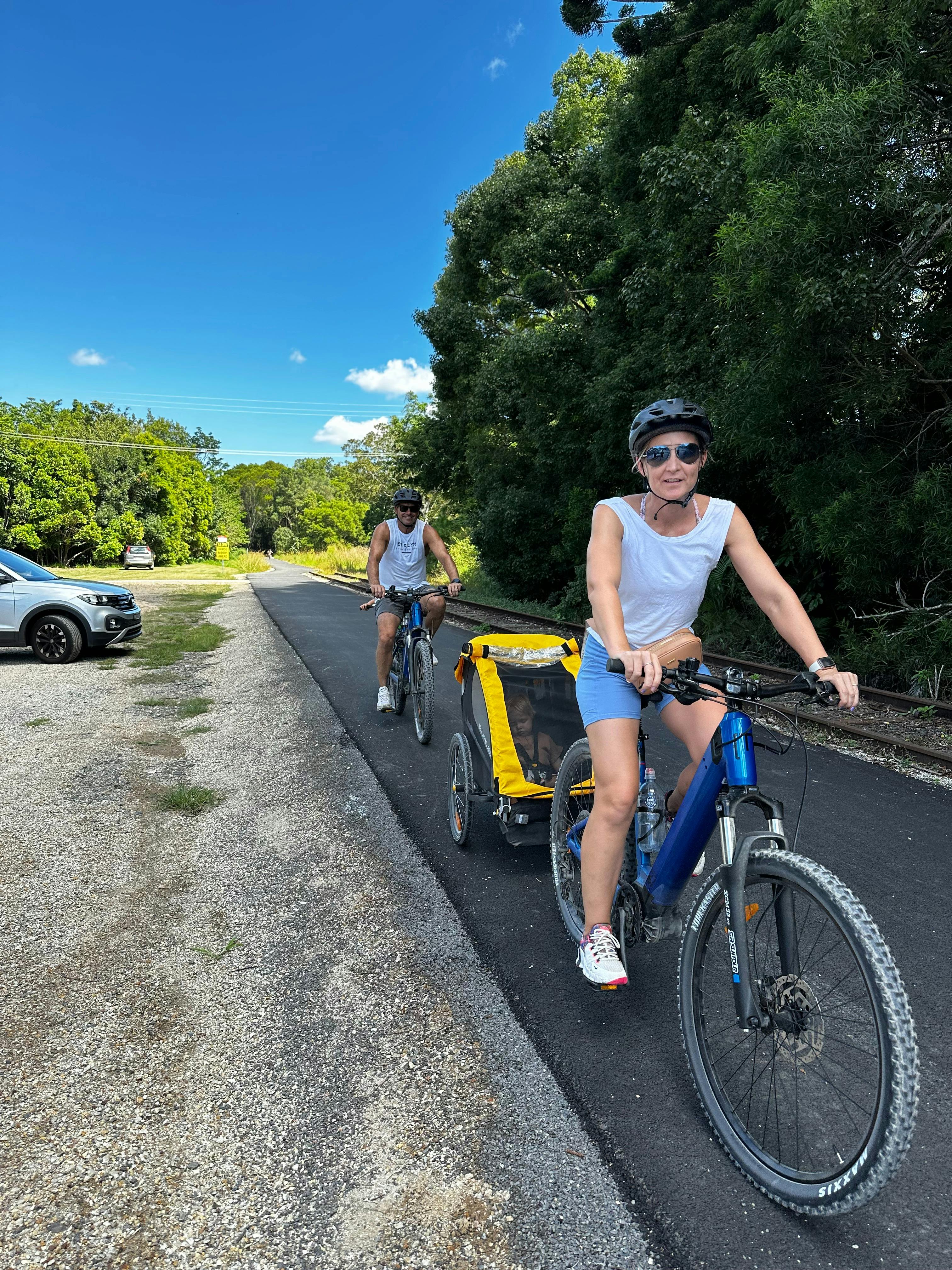 家族連れでも、Better By Bikeで利用できるチャリオット、自転車、ベビーシートで参加できます。