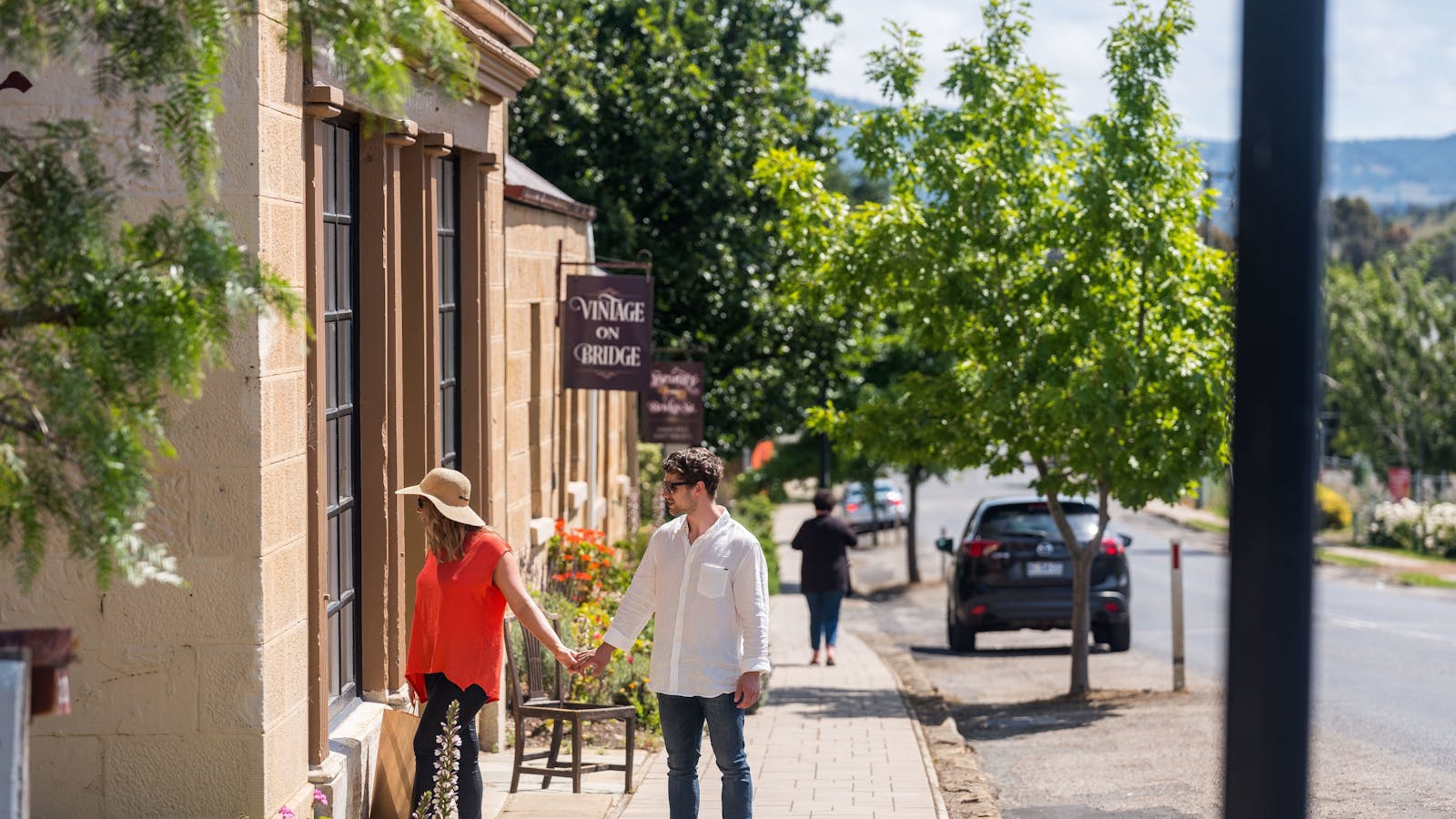 Strolling through the Richmond streetscape