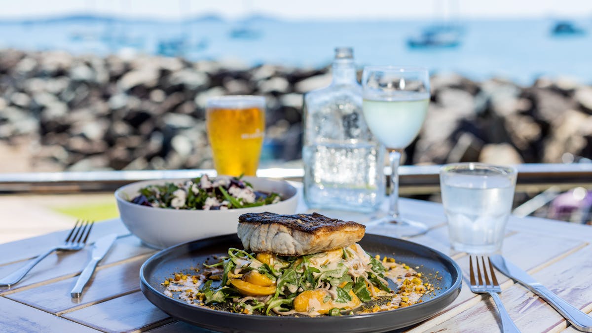 sorrento restaurant and bar airlie beach watefront dining