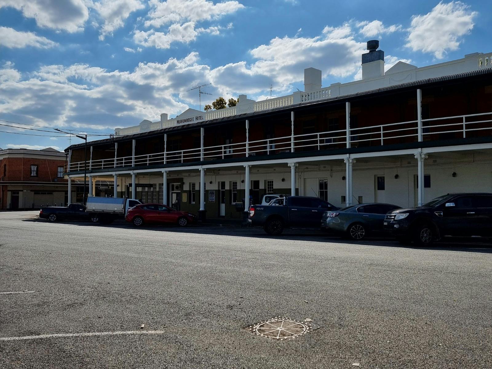 Bidgee Hotel