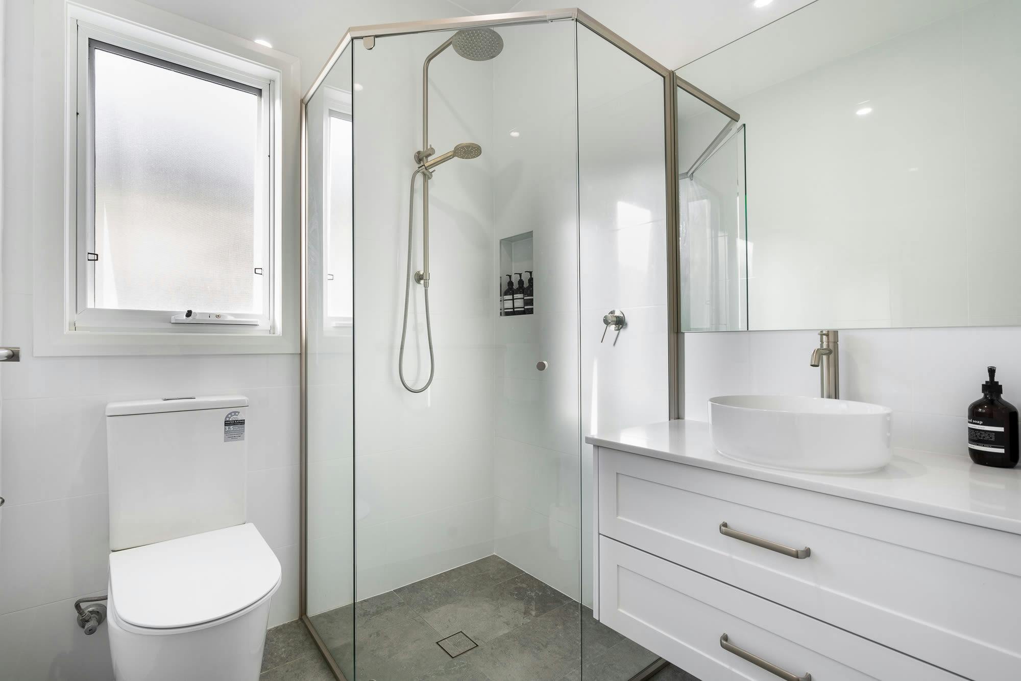 キングベッドルームのバスルーム