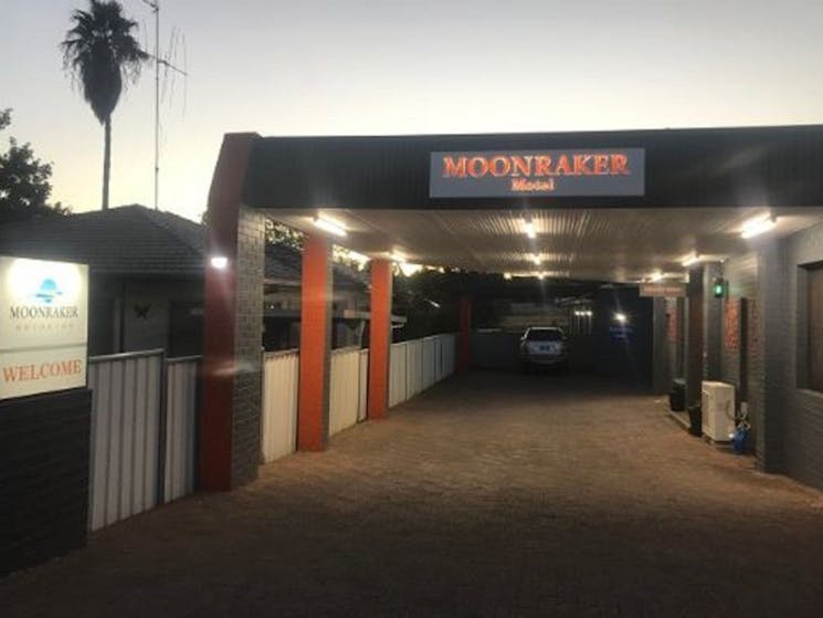 Moonraker Motor Inn