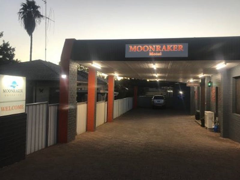 Moonraker Motor Inn
