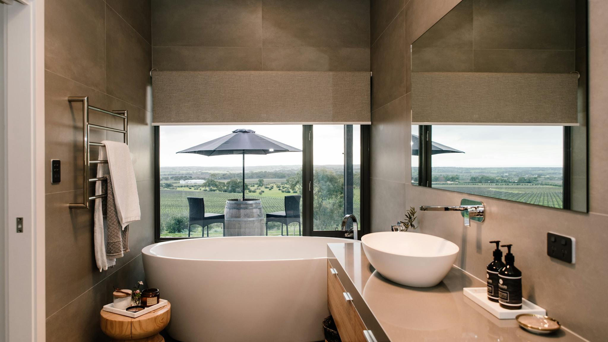 Bath tub vineyard bathroom
