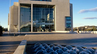 Coloured photograph of the High Court of Australia building