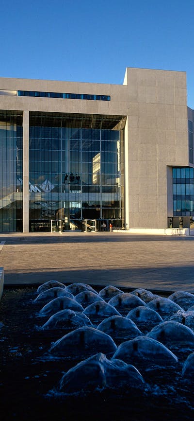 Coloured photograph of the High Court of Australia building