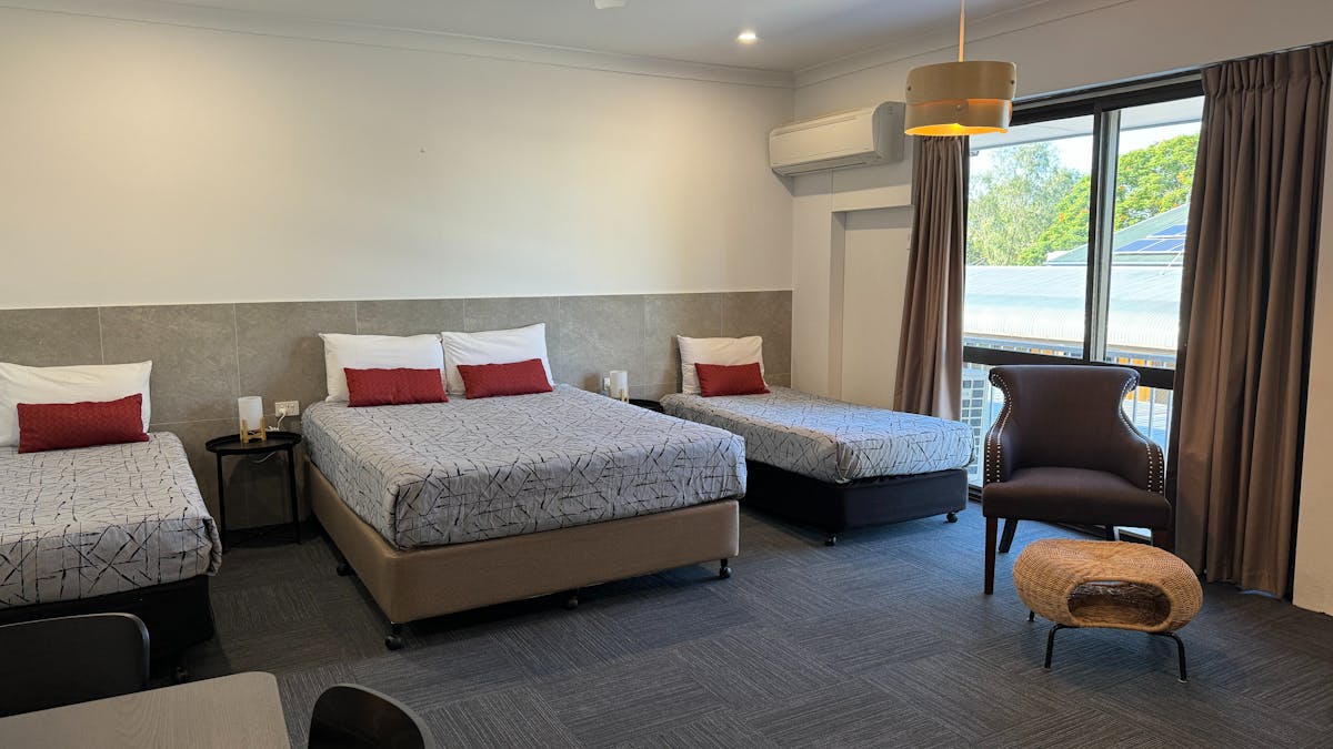 Executive Open Plan Family - Renovated