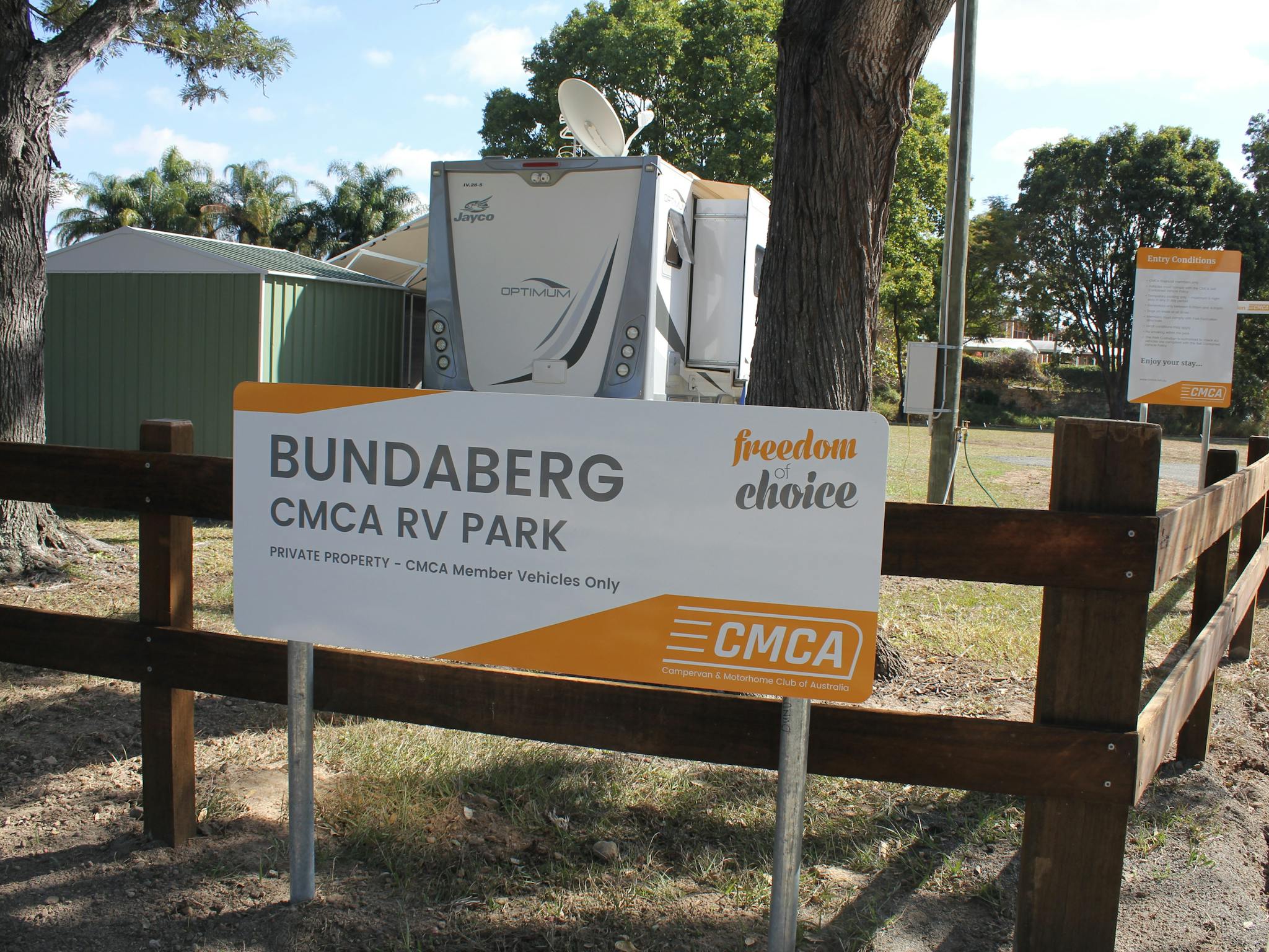 Entrance sign to Bundaberg RV Park Entrance sign to Bundaberg RV Park