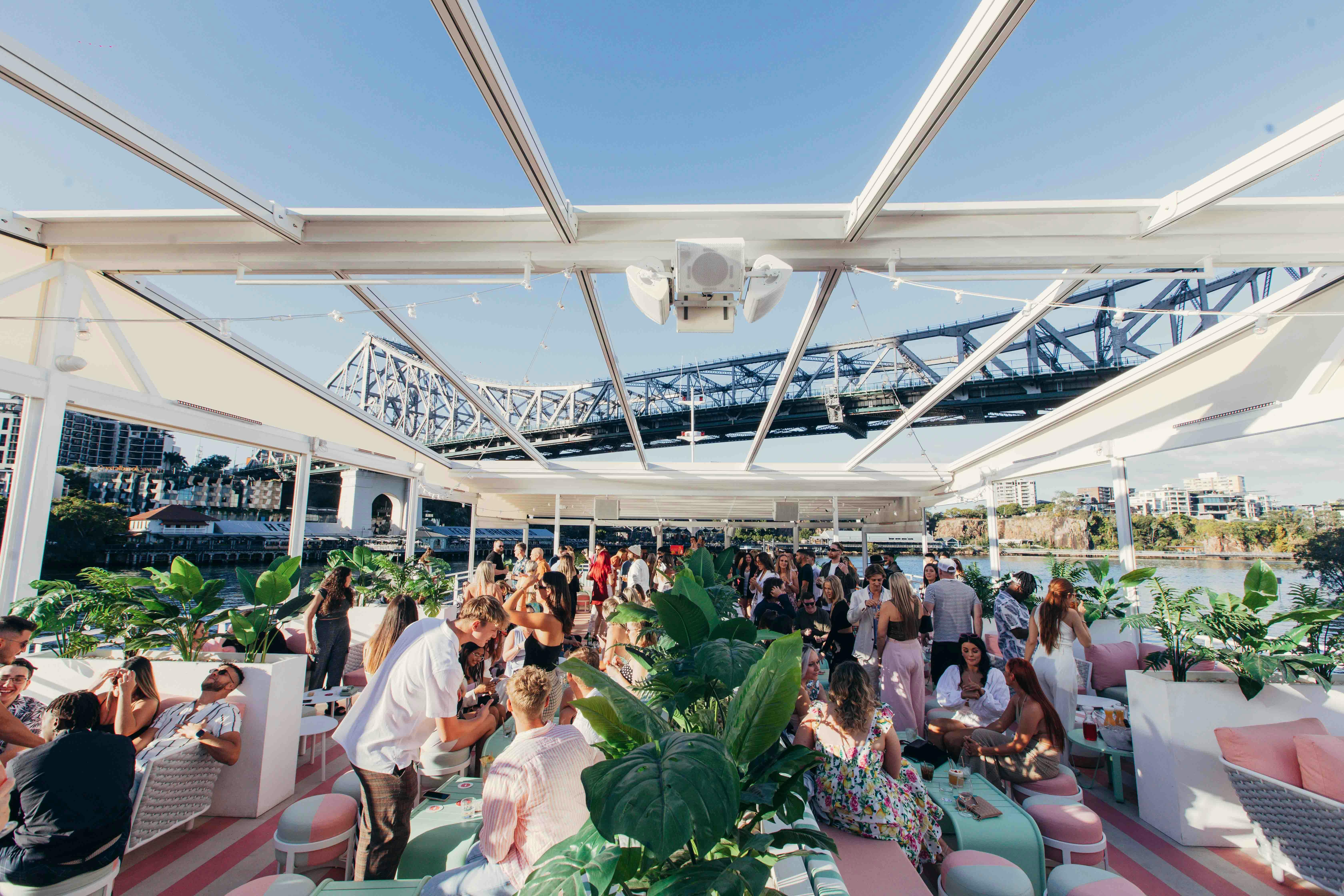 Oasis presents Club Paradiso