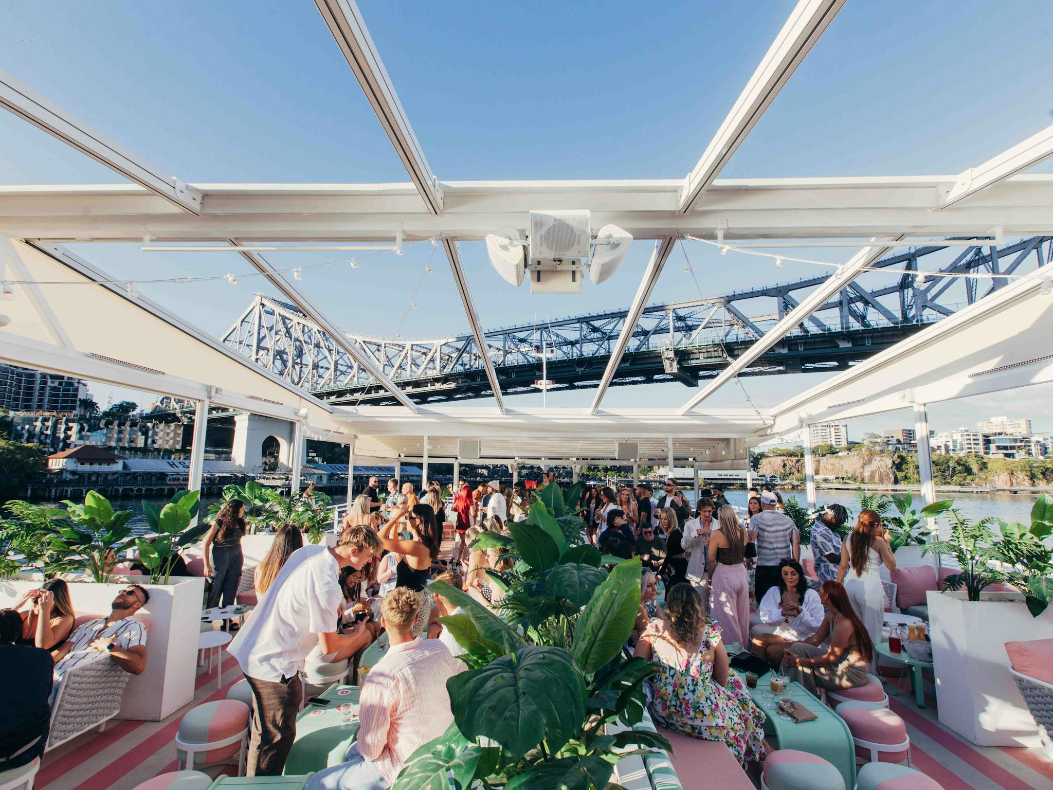 Come aboard your Oasis.Reconnect with friends.Rediscover the ultimate Sunday session. Come aboard your Oasis.Reconnect with friends.Rediscover the ultimate Sunday session.