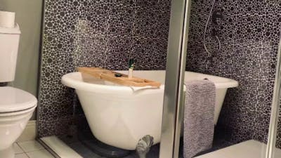 Crookwell Cottage bathroom