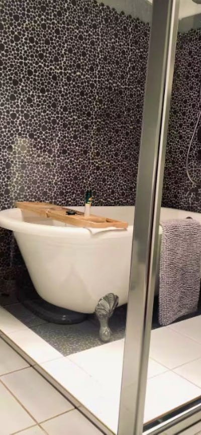 Crookwell Cottage bathroom